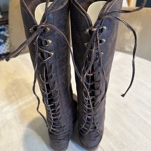 Kensie Tall Brown Back-Lace Boots - size 6
